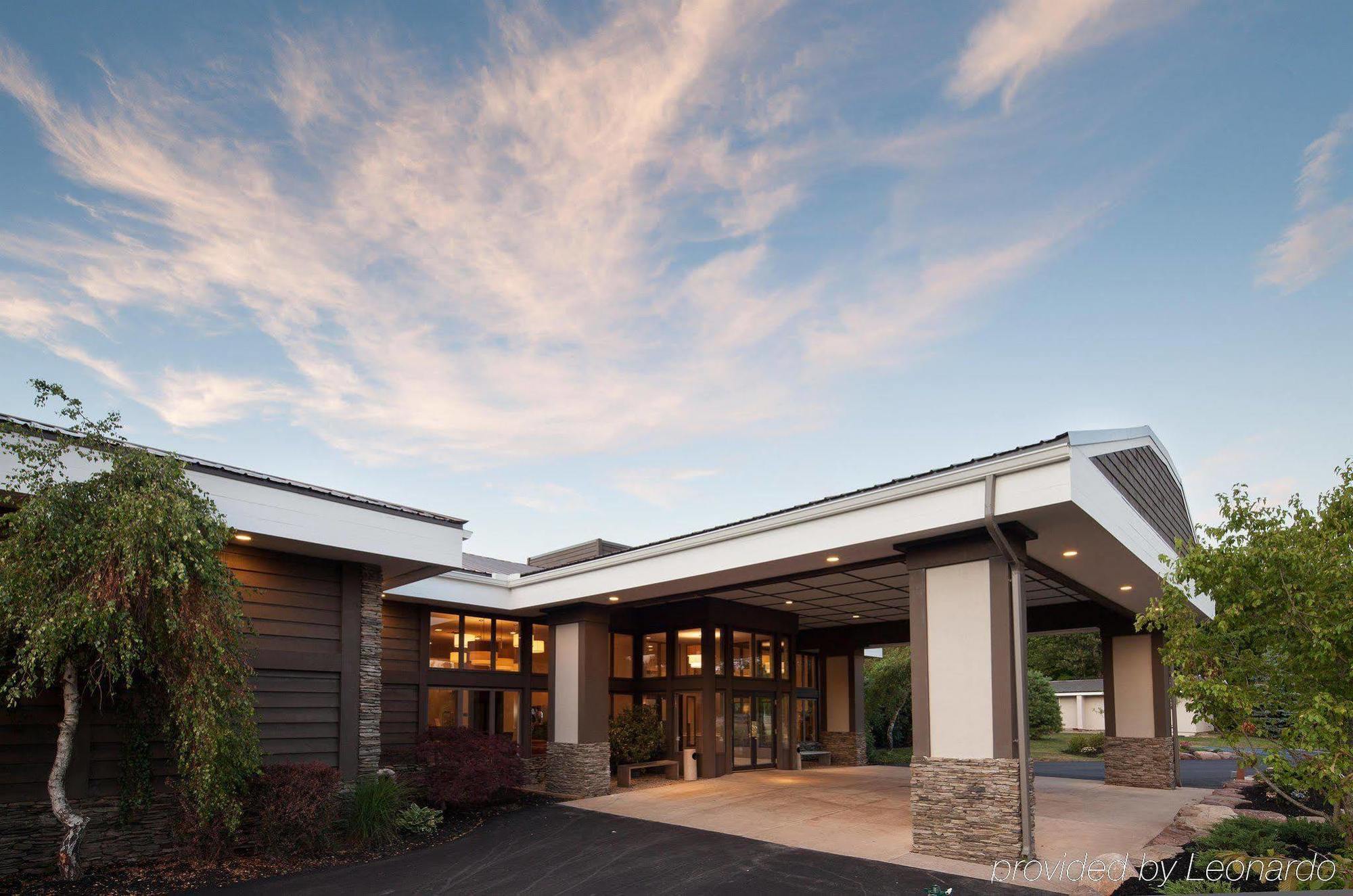 Ramada By Wyndham Rock Hill At Sullivan Center Exterior photo
